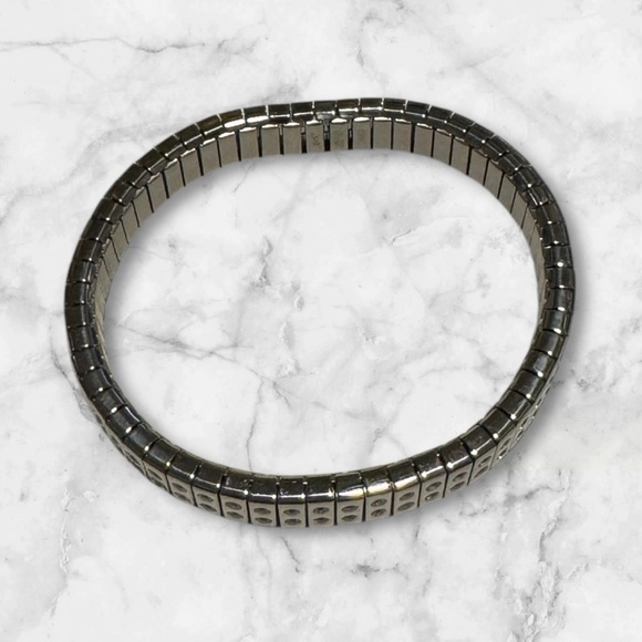 💎💟Vintage Metal & Crystal Stretch Bracelet - Picture 5 of 11